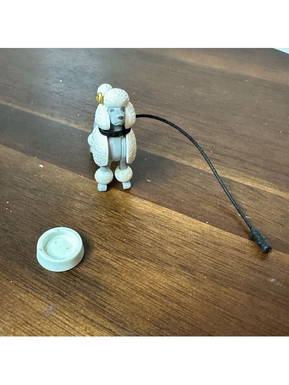 Playmobil White Poodle with Leash & Grooming Base – Pet Salon Accessory